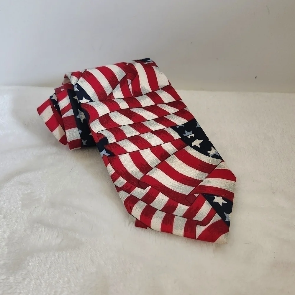 Beans McGee Vintage 90's Patriotic Red White Blue American Flag Necktie Tie
